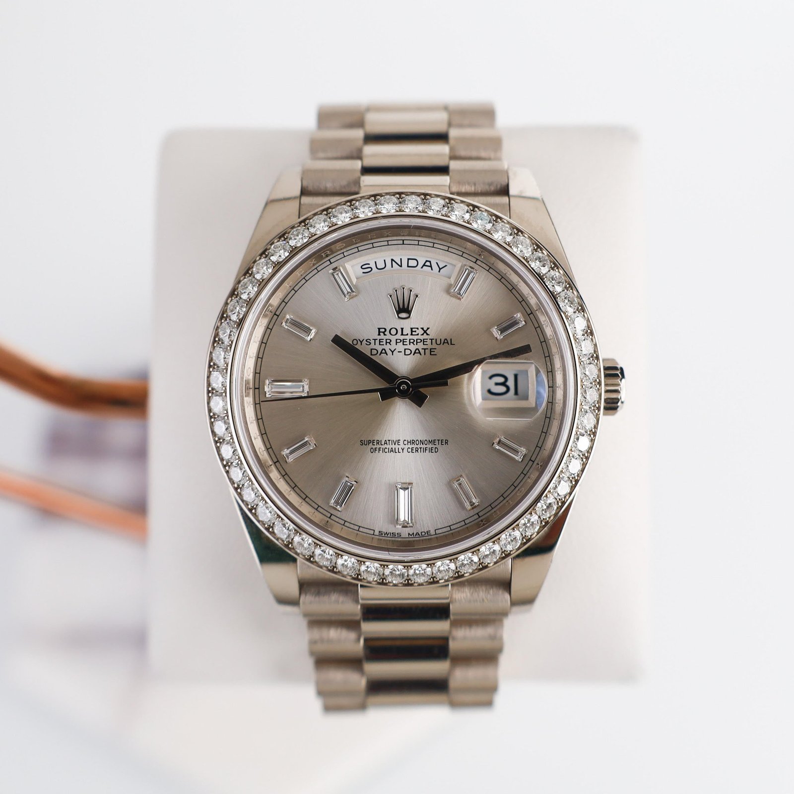 unnamed_b11a84fc-def1-4884-9d68-0a62f7d2dd3f.jpg Rolex White Gold Day-Date 40 Watch - White Gold Bezel - Silver Baguette Diamond Dial - President Bracelet - 228349RBR sbdp - 图片 1